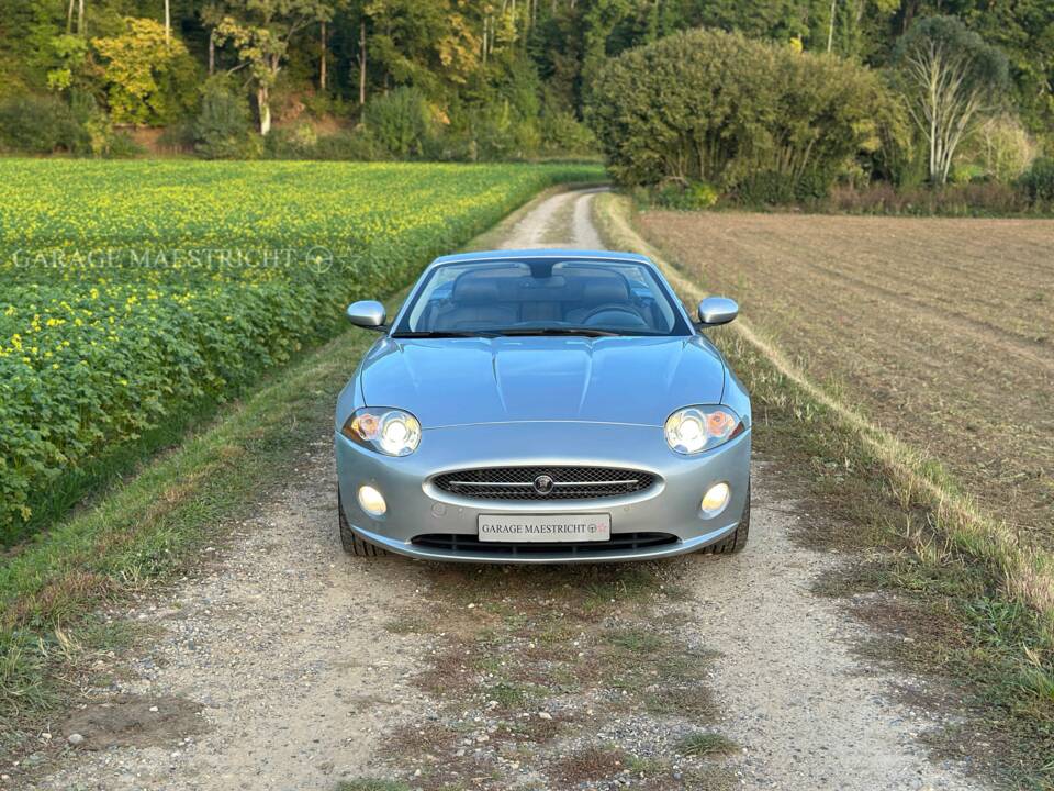 Image 13/84 de Jaguar XK 4.2 (2006)