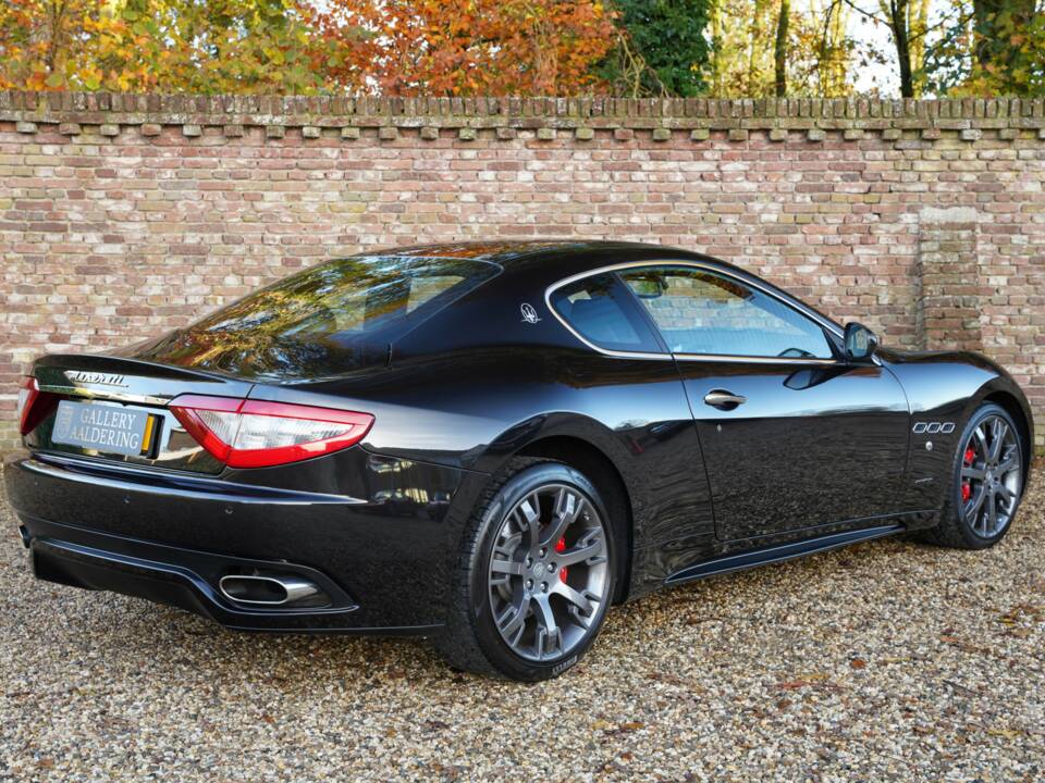 Imagen 43/50 de Maserati GranTurismo S (2010)