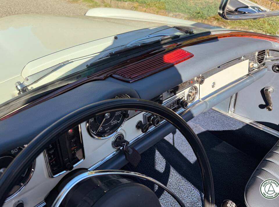 Bild 27/36 von Mercedes-Benz 250 SL (1967)
