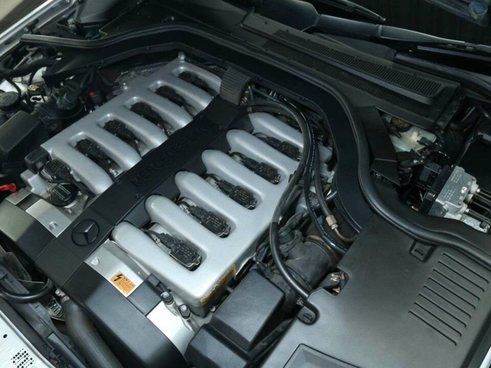 Bild 28/30 von Mercedes-Benz CL 600 (1997)