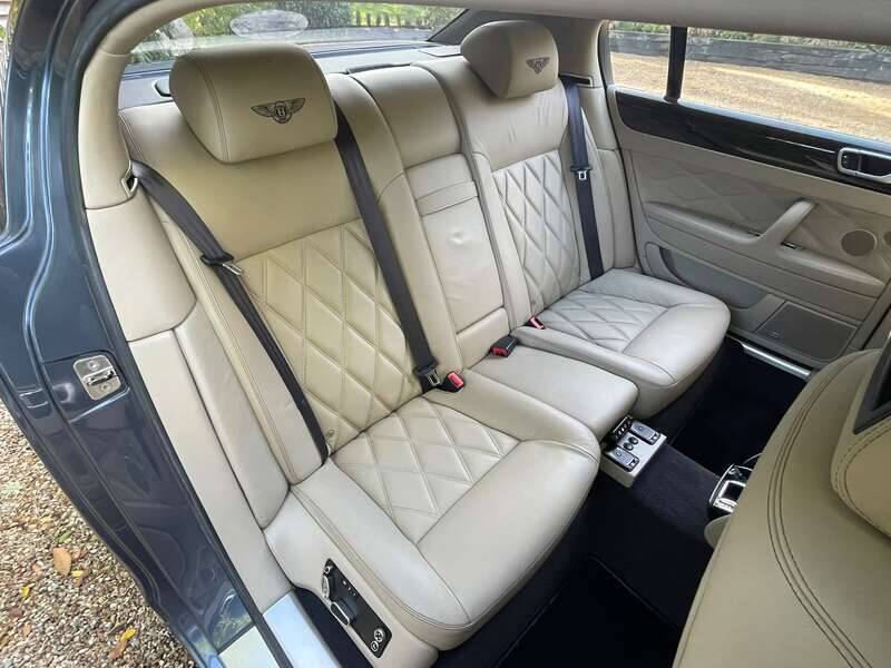 Image 5/50 de Bentley Continental Flying Spur (2010)