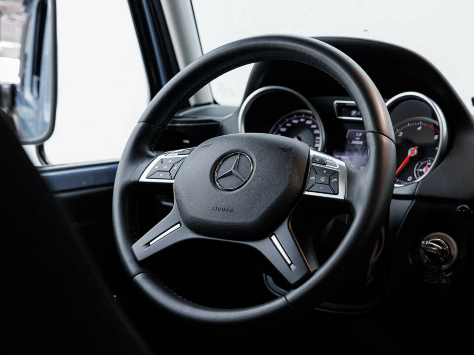 Immagine 23/48 di Mercedes-Benz G 350 d Professional (2018)