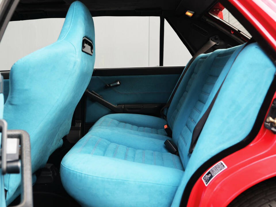 Image 33/41 of Lancia Delta HF Integrale (1989)