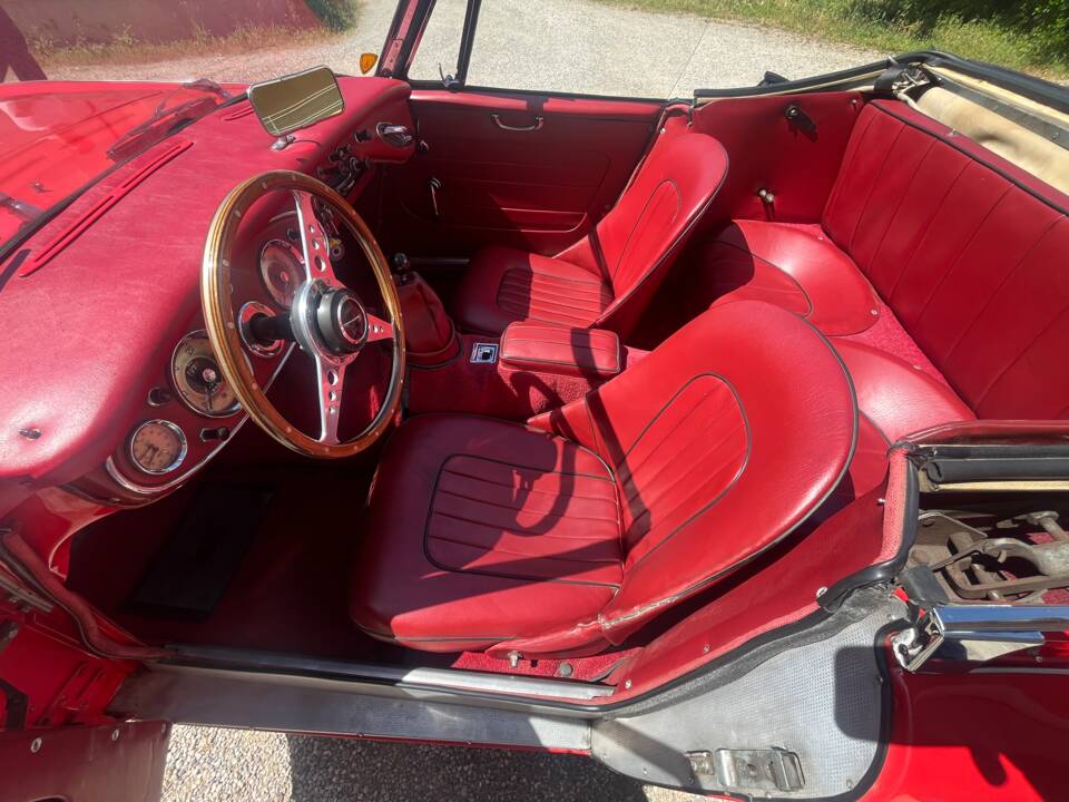 Imagen 14/19 de Austin-Healey 3000 Mk II (BJ7) (1964)