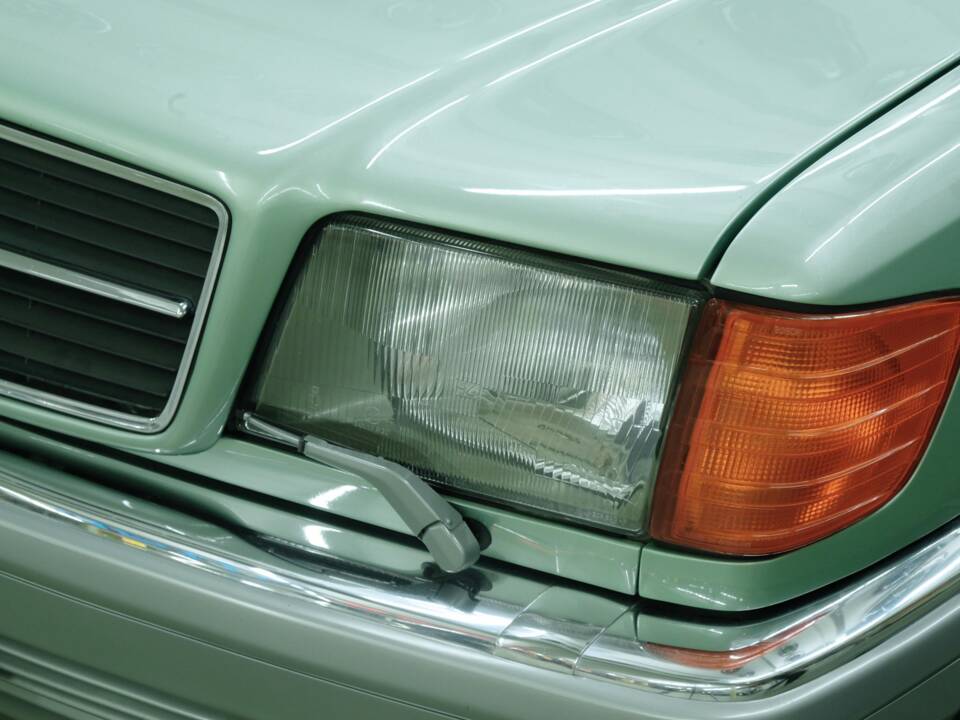 Bild 29/50 von Mercedes-Benz 500 SEC (1988)