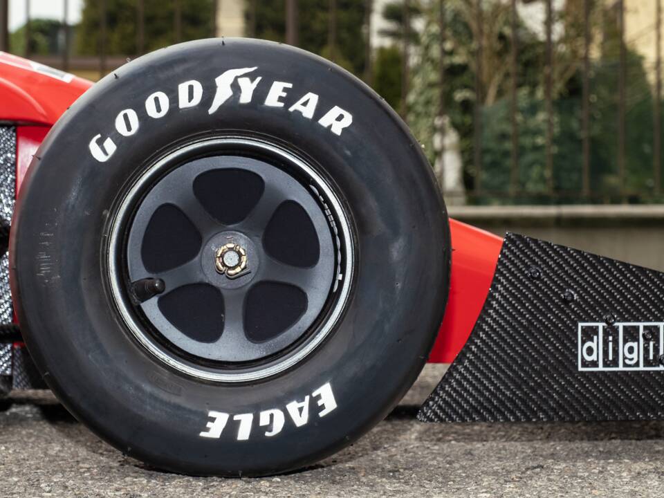 Image 31/85 of Ferrari 641 (1990)