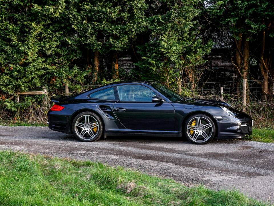 Bild 15/38 von Porsche 911 Turbo (2007)