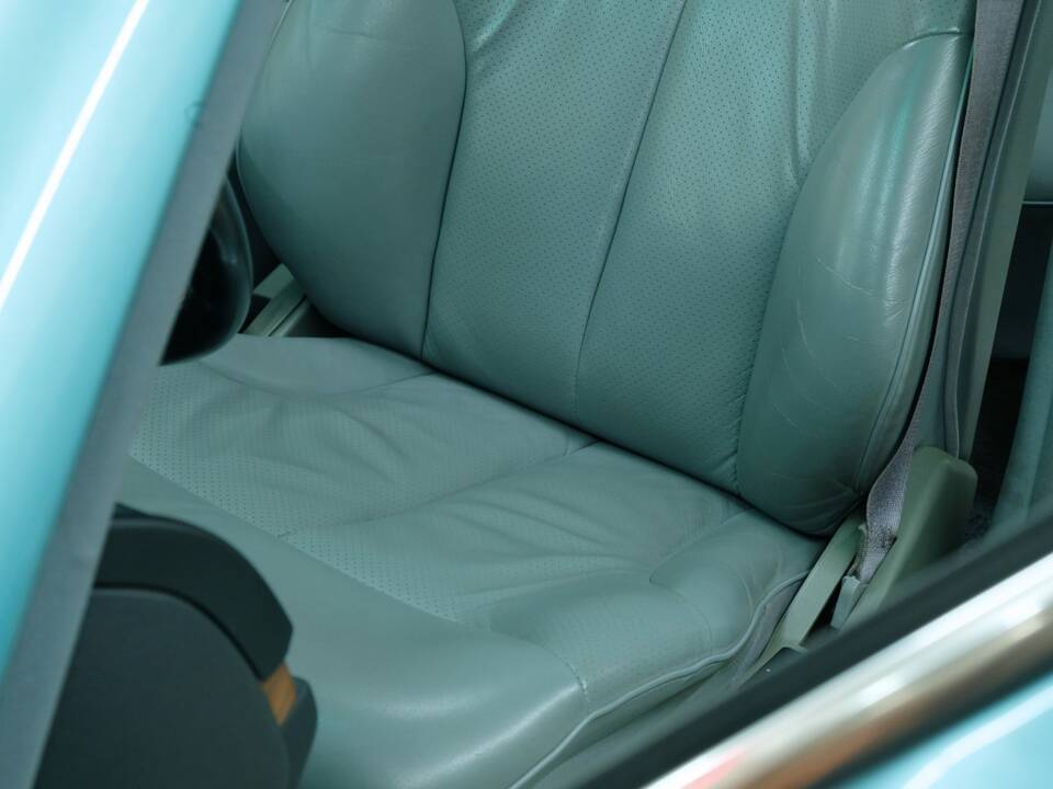 Bild 50/50 von Mercedes-Benz 300 SE (1991)