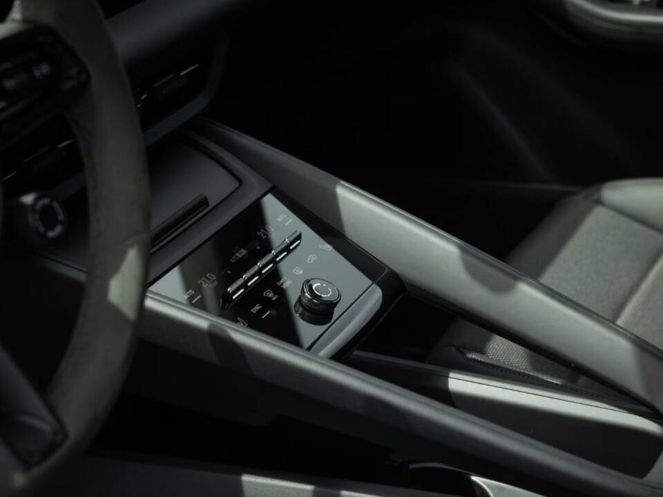 Imagen 9/11 de Porsche Macan 4 (2025)