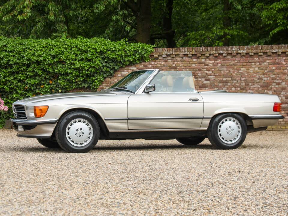 Image 30/50 de Mercedes-Benz 560 SL (1988)