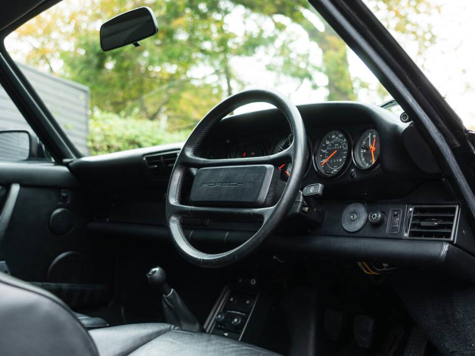 Image 55/67 of Porsche 911 Turbo 3.3 (1987)