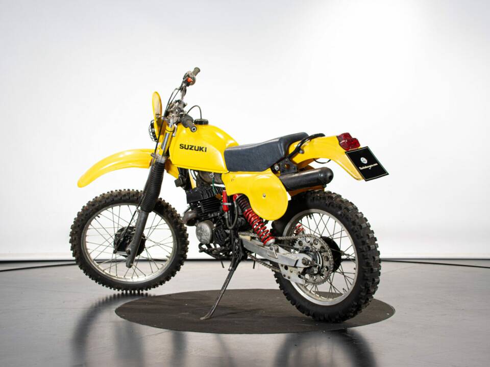 Afbeelding 2/46 van Suzuki PE 175 (1981)