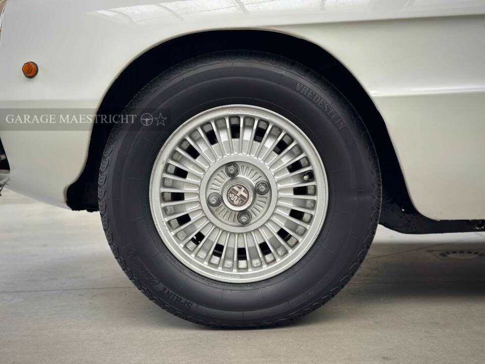 Image 56/95 of Alfa Romeo 2000 Spider Veloce (1980)