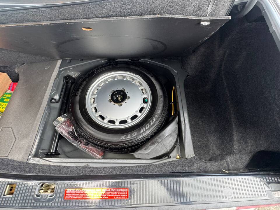 Image 16/26 of Mercedes-Benz 420 SEL (1986)