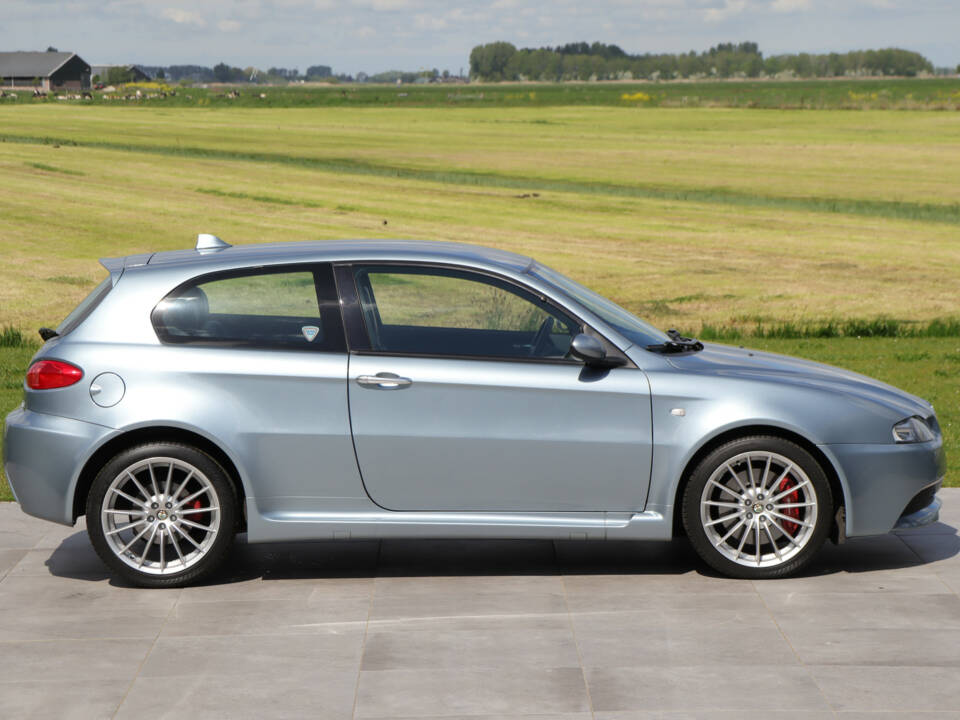 Bild 13/50 von Alfa Romeo 147 3.2 GTA (2005)