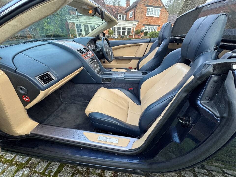 Image 39/48 of Aston Martin DB 9 Volante (2007)