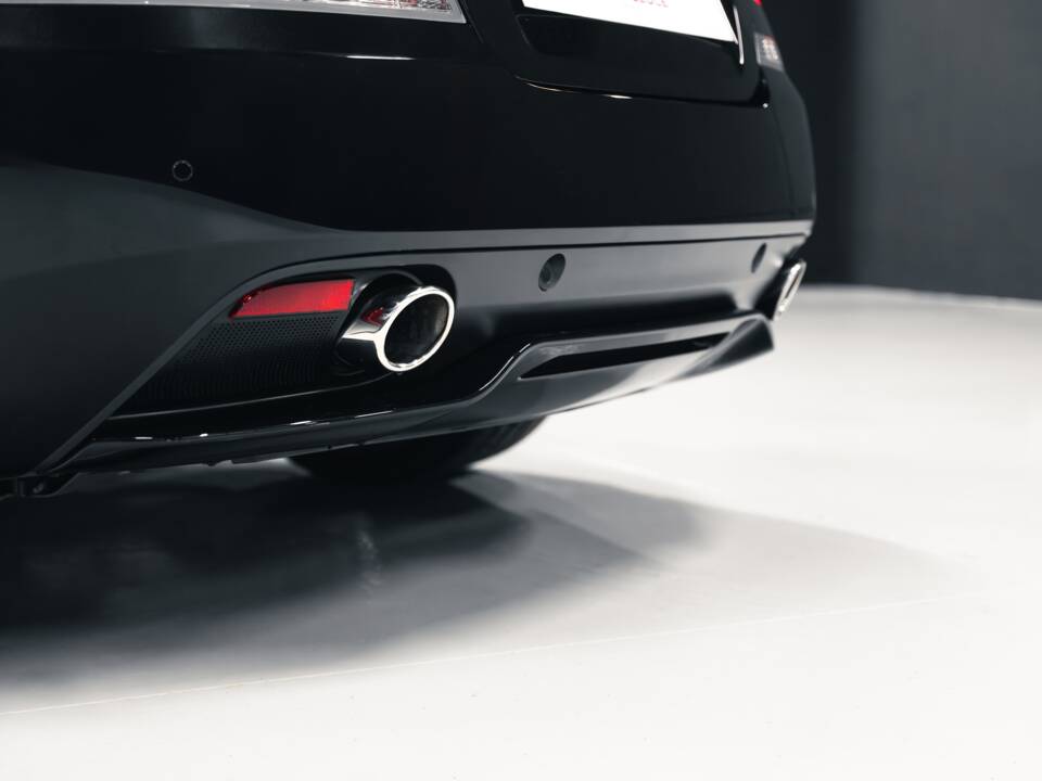 Image 10/38 of Aston Martin Virage (2012)