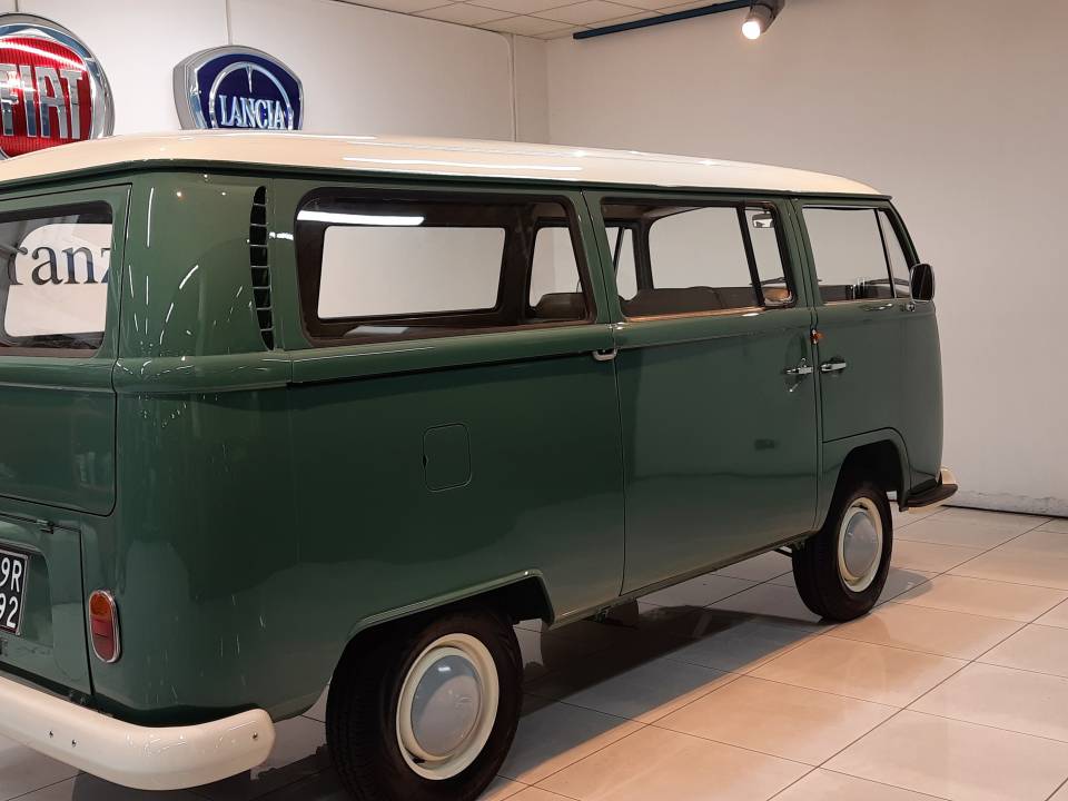 Afbeelding 33/37 van Volkswagen T2a Kombi (1970)
