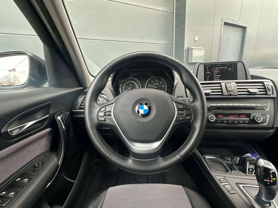 Image 10/15 de BMW 118d (2012)