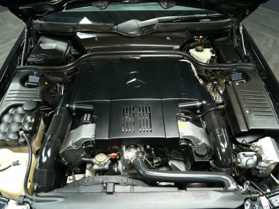 Imagen 25/30 de Mercedes-Benz SL 500 (1998)