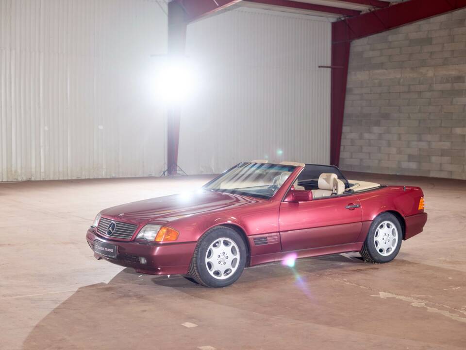 Image 28/43 of Mercedes-Benz 500 SL (1992)