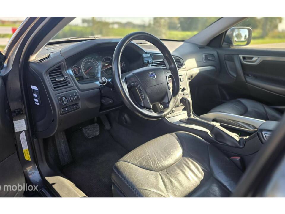 Bild 18/34 von Volvo XC70 2.5T AWD (2006)