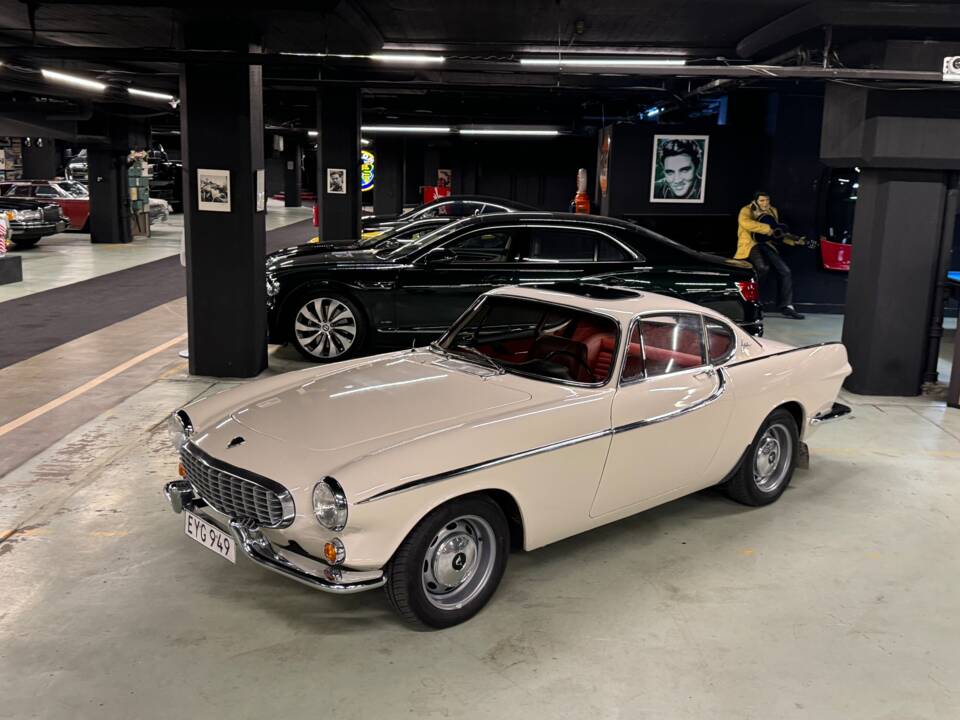 Image 2/32 of Volvo P 1800 S (1964)