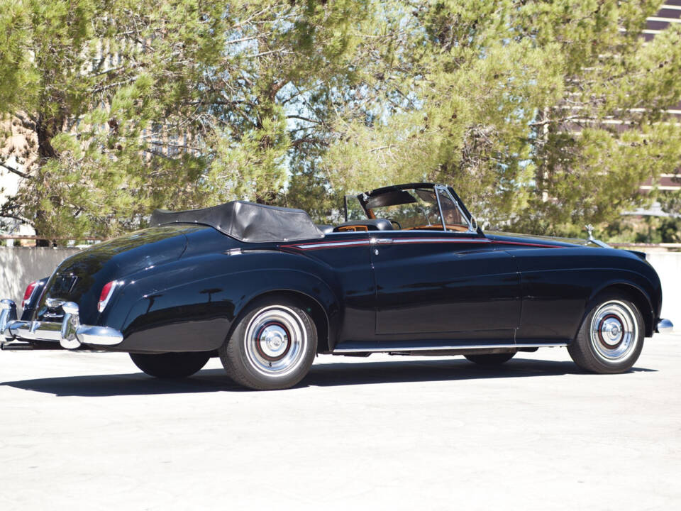 Image 6/18 of Rolls-Royce Silver Cloud II (1961)