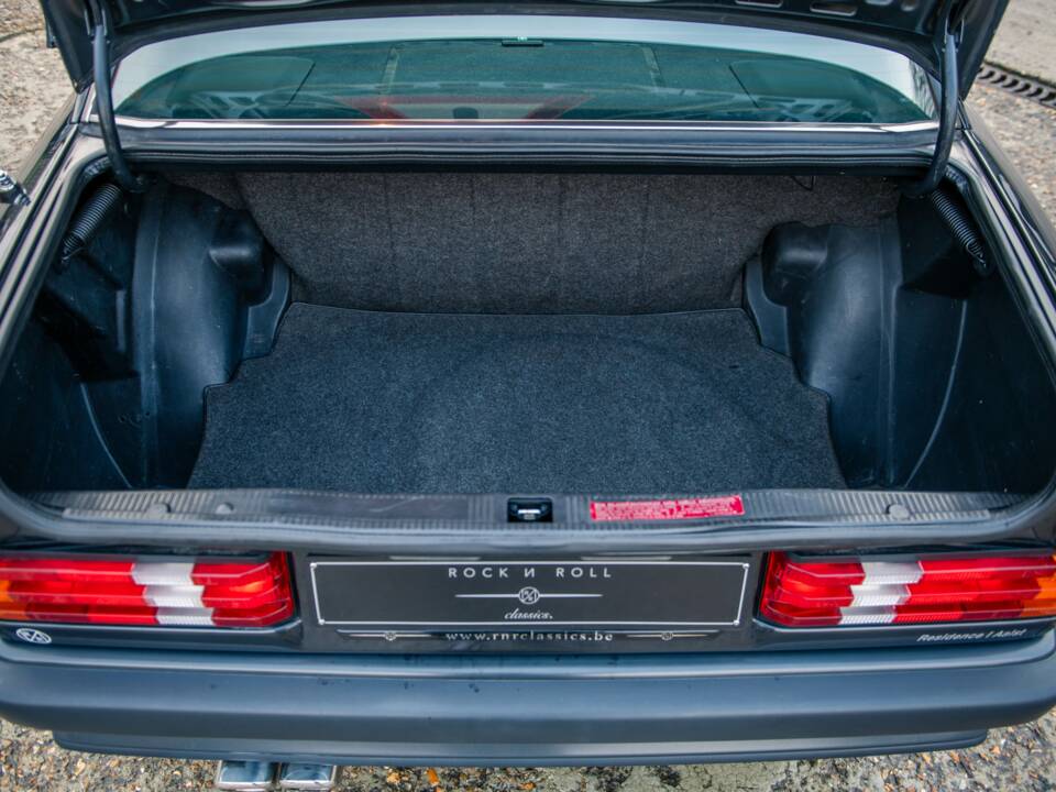 Bild 27/32 von Mercedes-Benz 190 E 2.5-16V (1992)