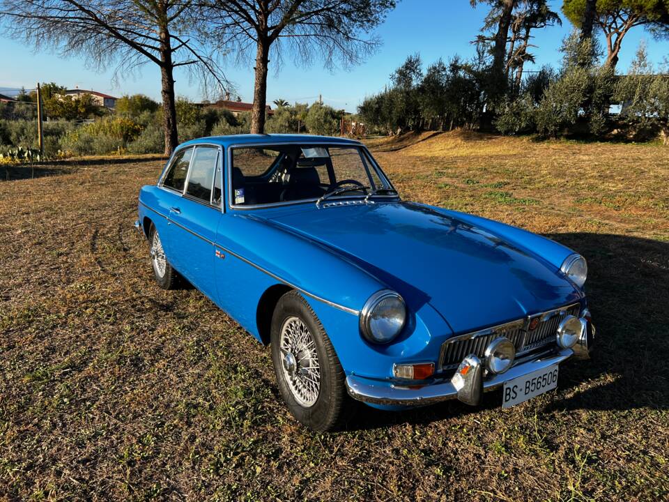 Image 5/50 of MG MGB GT (1972)
