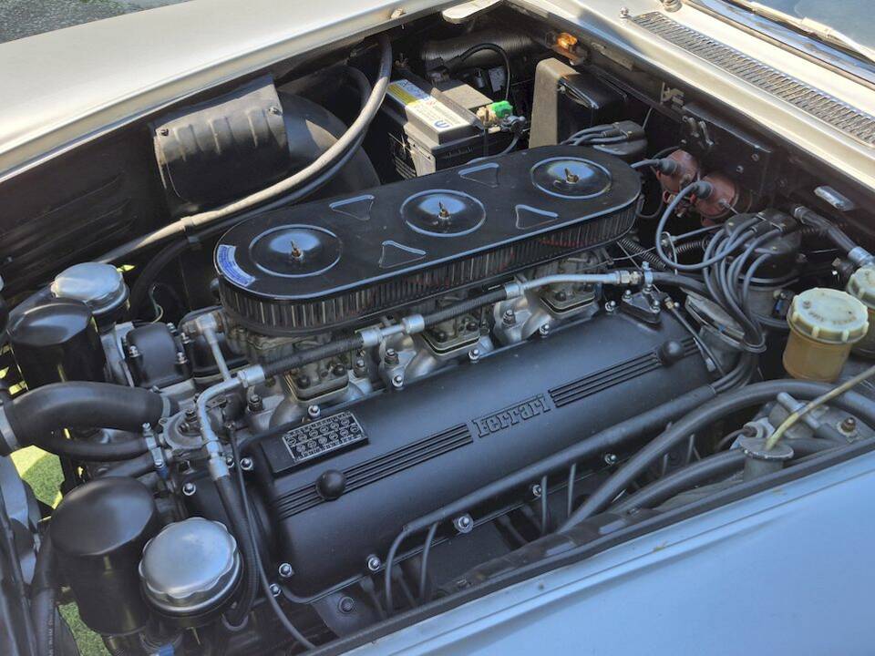 Imagen 50/66 de Ferrari 330 GT 2+2 (1964)