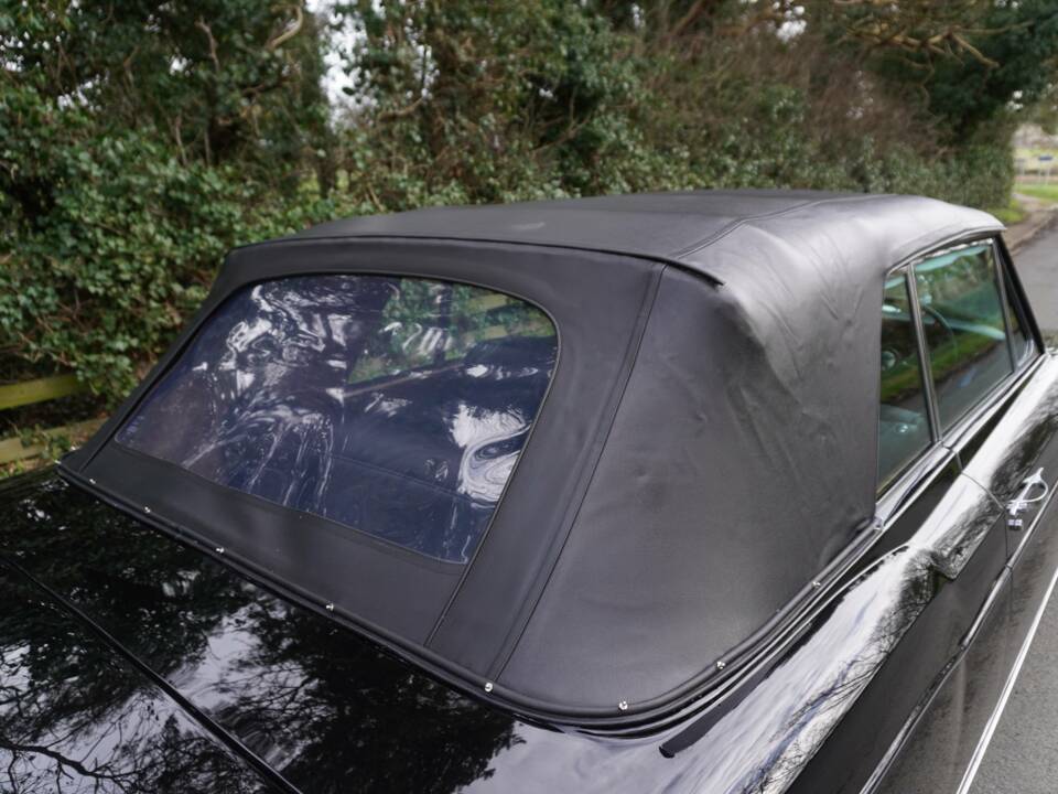 Image 19/20 of Rolls-Royce Corniche I (1971)