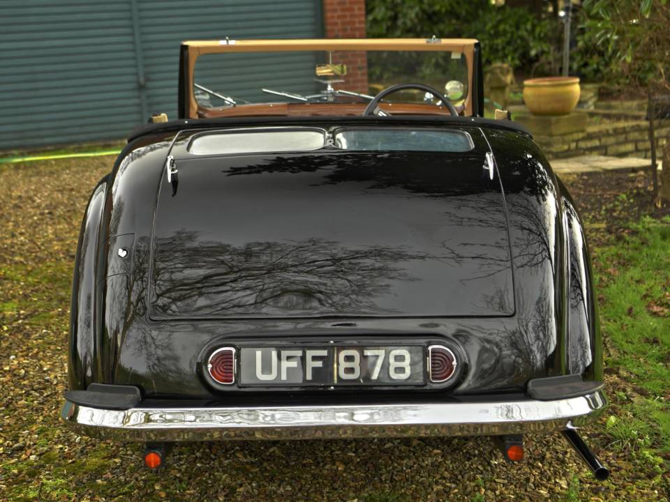 Image 15/50 of Triumph 2000 Roadster (1949)