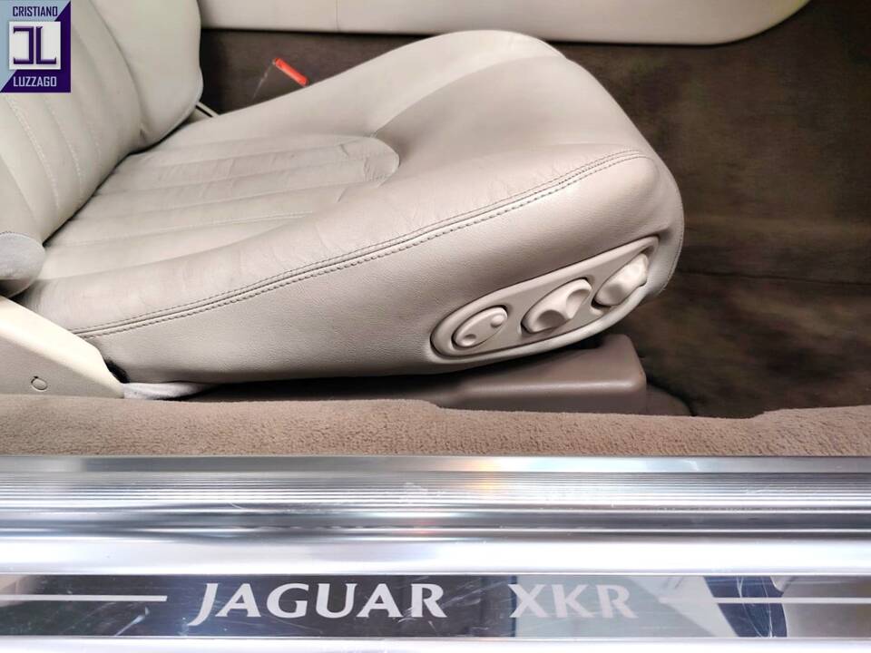 Bild 46/65 von Jaguar XKR (1998)