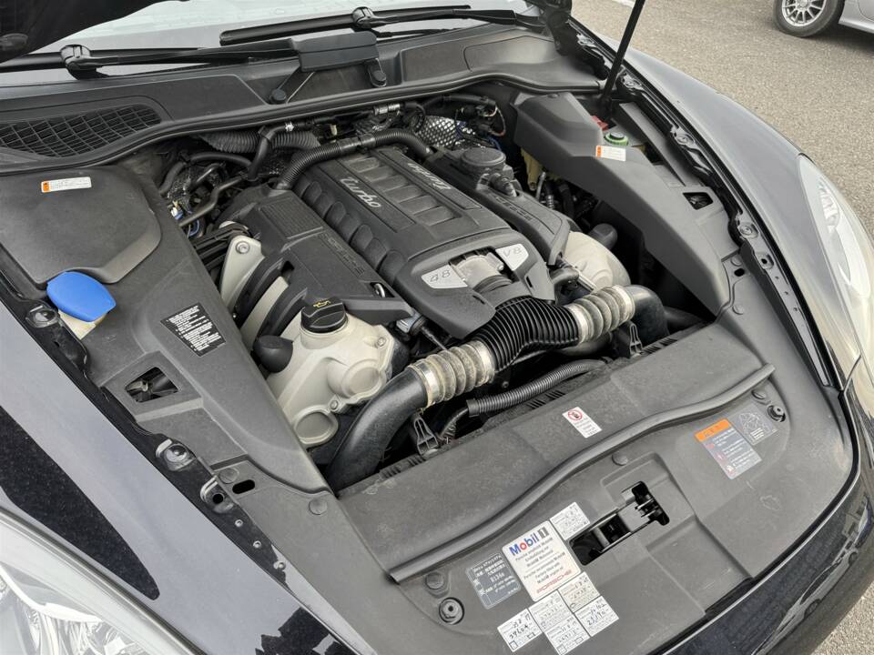 Bild 51/63 von Porsche Cayenne Turbo (2010)