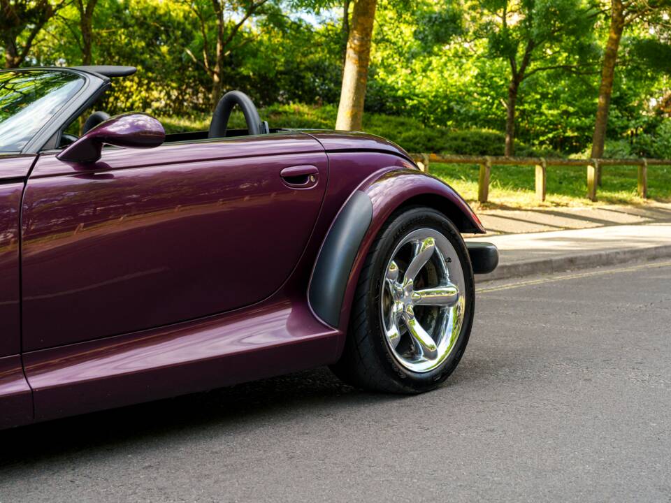 Image 17/29 of Plymouth Prowler (1999)