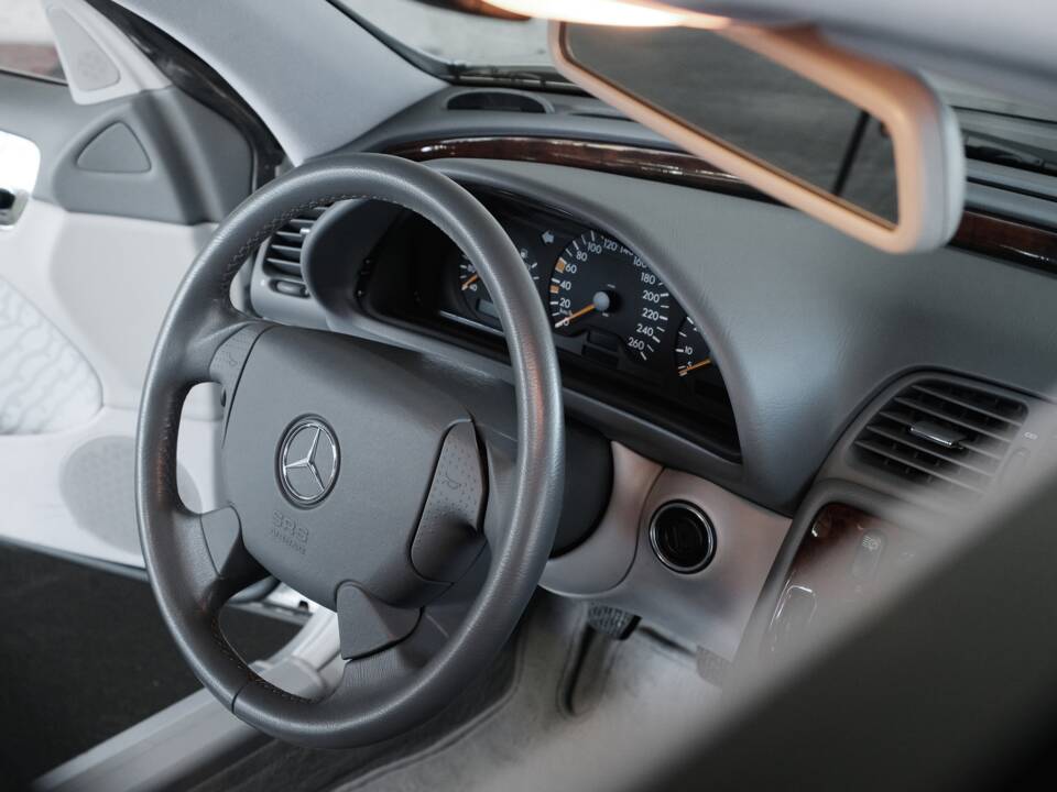 Bild 28/50 von Mercedes-Benz CLK 230 Kompressor (1999)