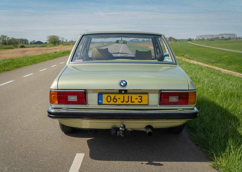Image 5/8 de BMW 520/6 (1978)