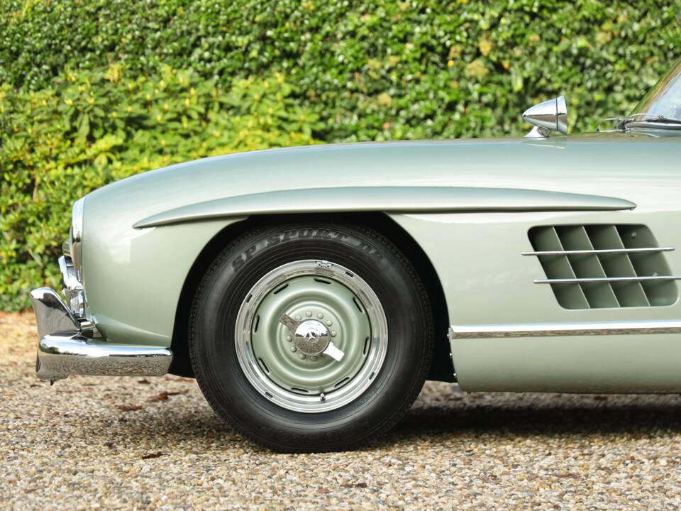 Image 14/50 of Mercedes-Benz 300 SL &quot;Gullwing&quot; (1955)