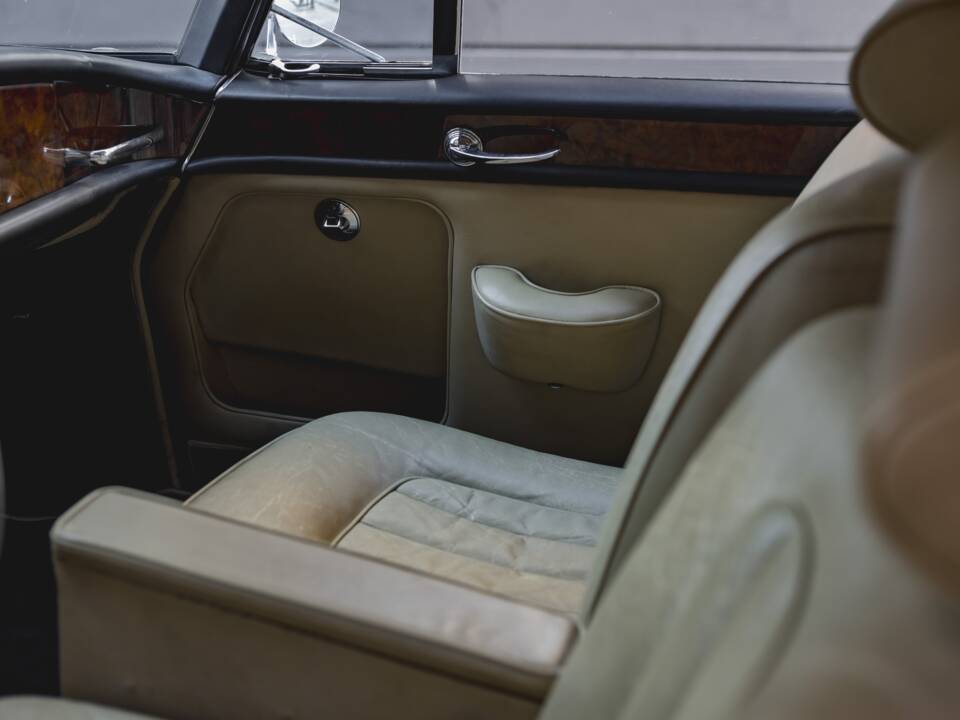 Image 27/39 of Bentley S 3 Continental (1965)