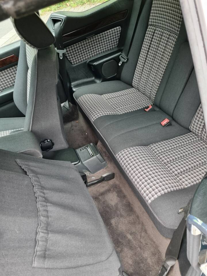 Afbeelding 20/38 van Mercedes-Benz E 200 (1995)