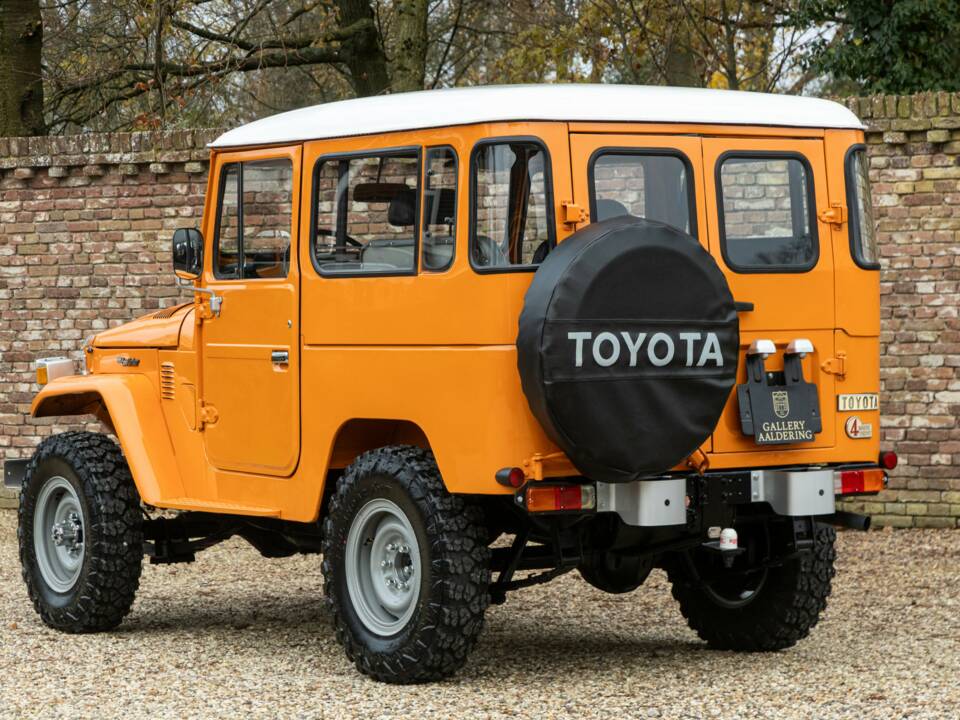 Image 2/50 of Toyota Land Cruiser FJ 40 (1980)