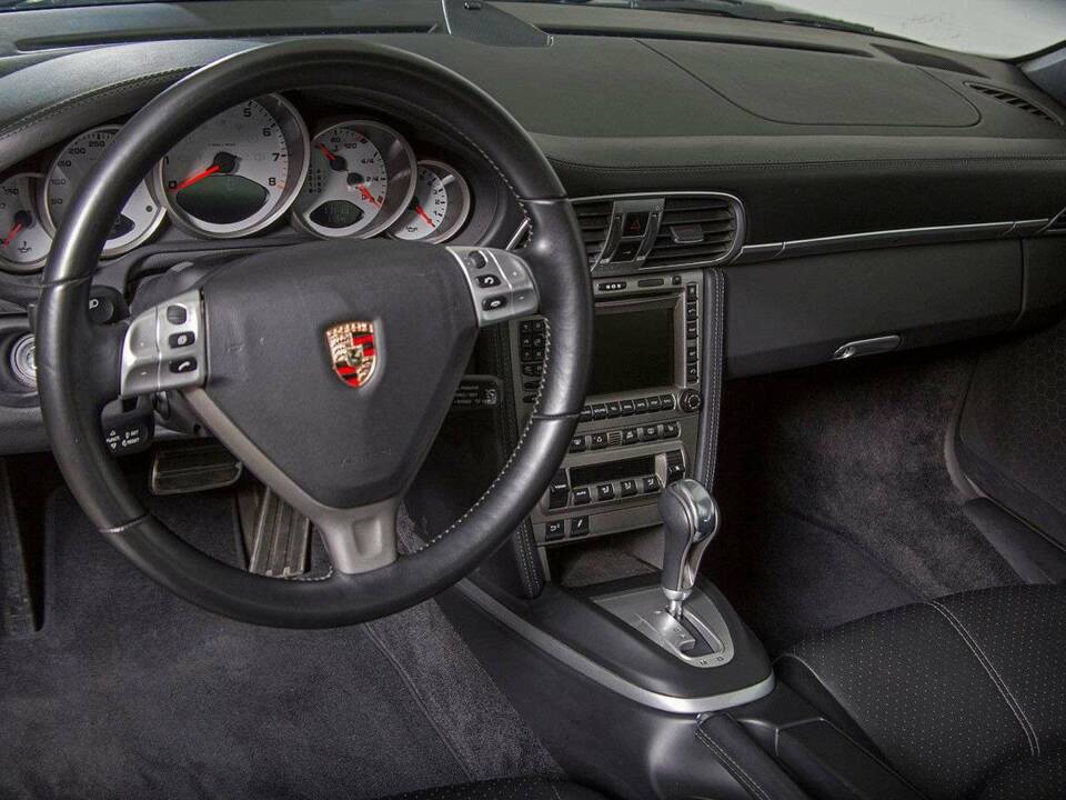 Image 16/20 of Porsche 911 Carrera 4S (2008)