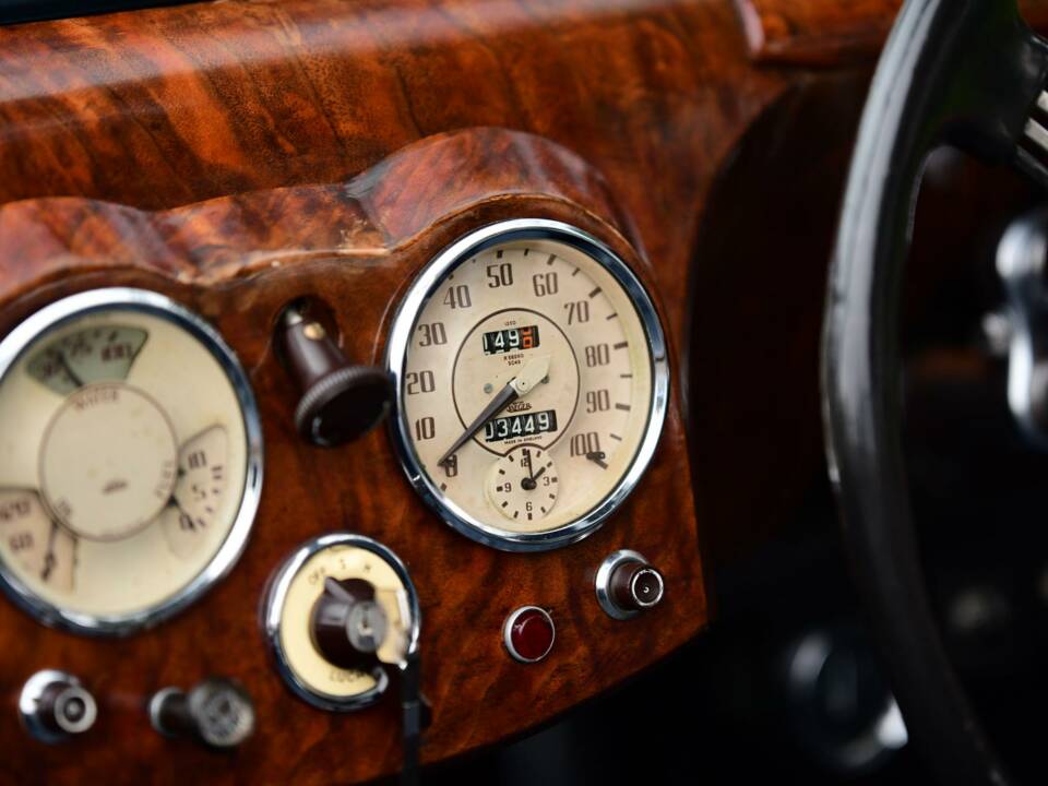 Image 39/50 of Triumph 2000 Roadster (1949)