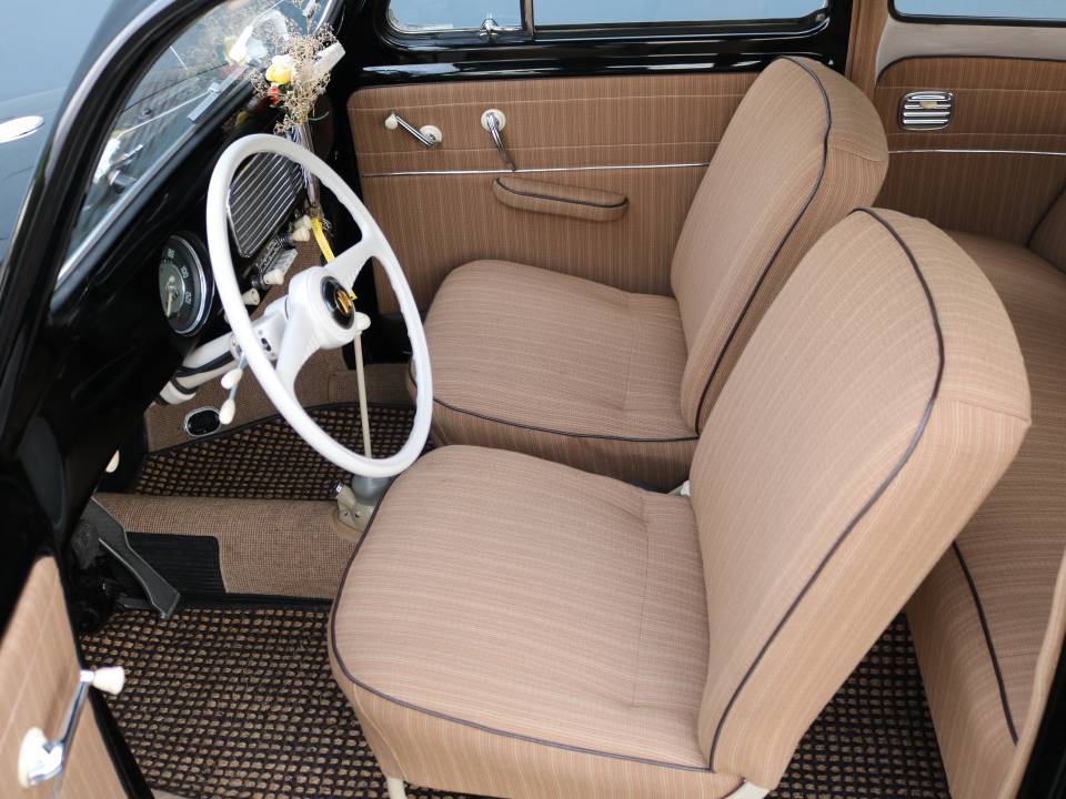 Immagine 36/50 di Volkswagen Beetle 1200 Standard &quot;Oval&quot; (1954)