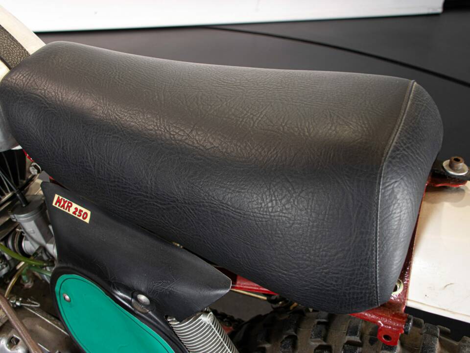 Image 35/38 of CZ 250 Moto Cross (1970)
