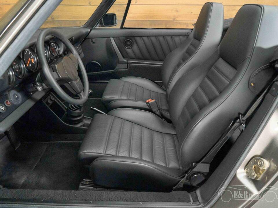 Image 16/19 of Porsche 911 SC 3.0 (1983)