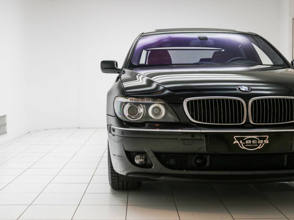 Bild 10/18 von BMW 760i (2005)