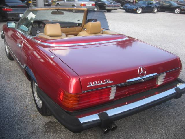 Image 8/20 of Mercedes-Benz 380 SL (1985)