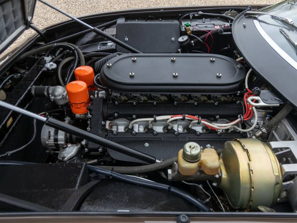 Image 38/50 de Ferrari 365 GTB/4 Daytona (1974)